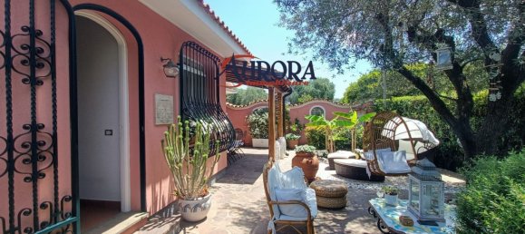 Вилла с 9 комнатами в Сан Феличе Чирчео, Италия № 13590 4