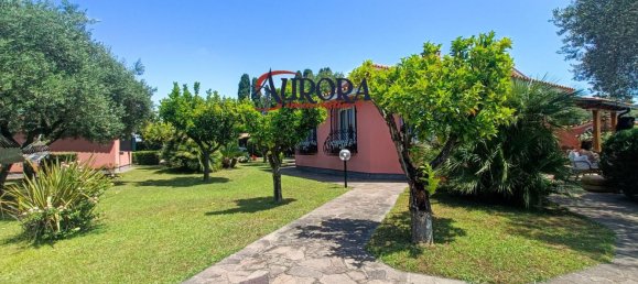 Вилла с 9 комнатами в Сан Феличе Чирчео, Италия № 13590 8