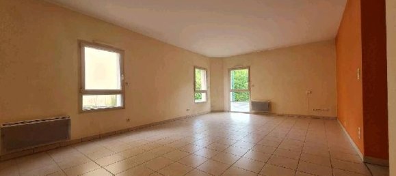 2 bedrooms Apartment in Maintenon, France No. 88589 3