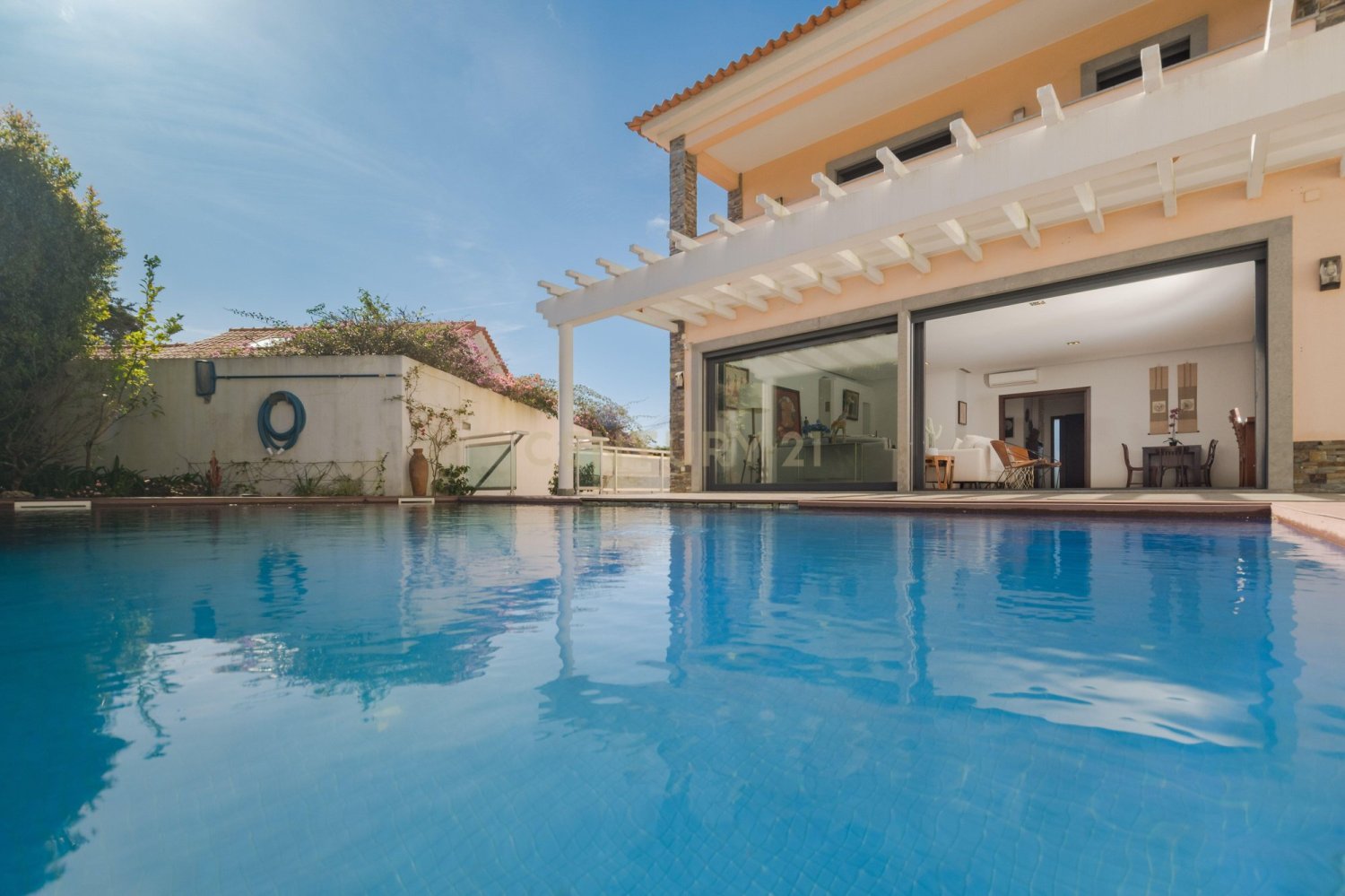 5 bedrooms Villa in Cascais, Portugal No. 133164