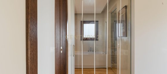 5 bedrooms Villa in Cascais, Portugal No. 133164 4