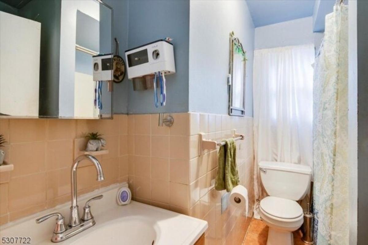 9 bedrooms House in Paterson, USA No. 379575