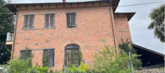 3 rooms Apartment in Cavour, Italy No. 203783 3