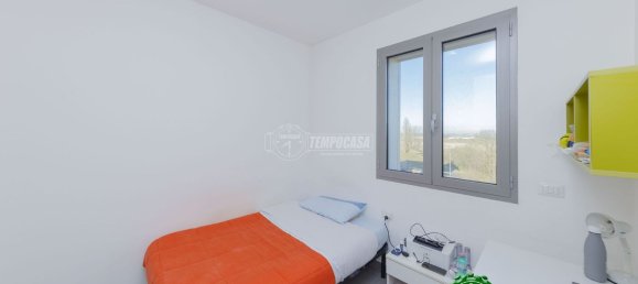 Квартира с 3 комнатами в Павия, Италия № 111560 4