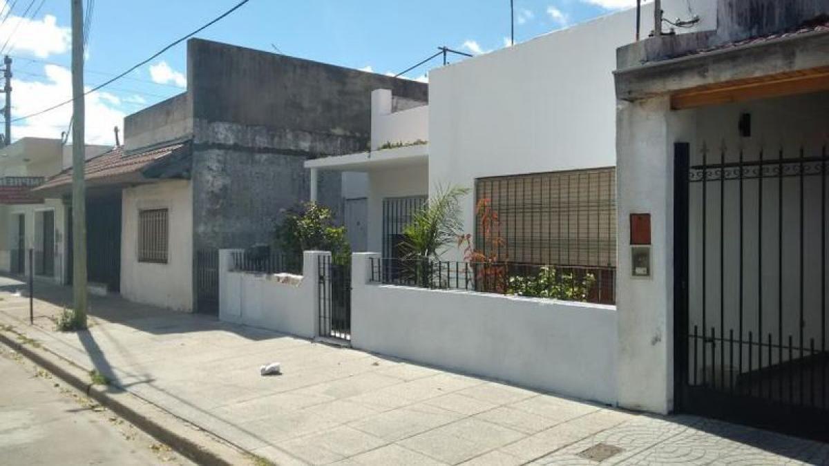 2 bedrooms House in Bermudez, Argentina No. 51732