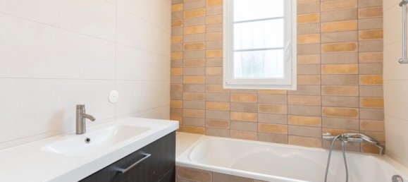 Casa de 3 dormitorios en Mont-de-Marsan, France No. 335926 8