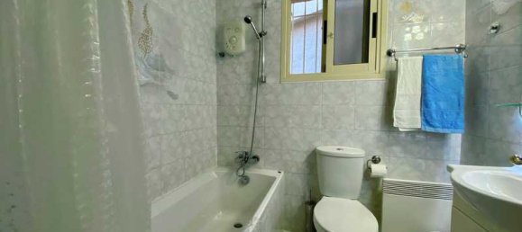 3 Schlafzimmer Gewerbliche Immobilie in Germasogeia, Cyprus, Nr. 18596 12