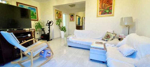 3 Schlafzimmer Gewerbliche Immobilie in Germasogeia, Cyprus, Nr. 18596 4