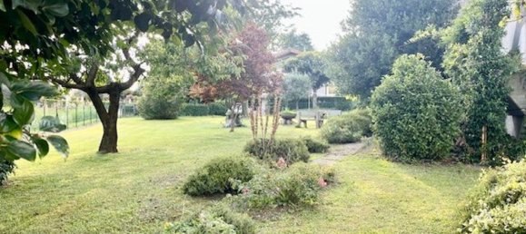 4-salle Villa à Udine, Italy No. 260972 12