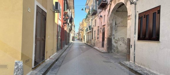 4 rooms House in Pomigliano d'Arco, Italy No. 21351 2