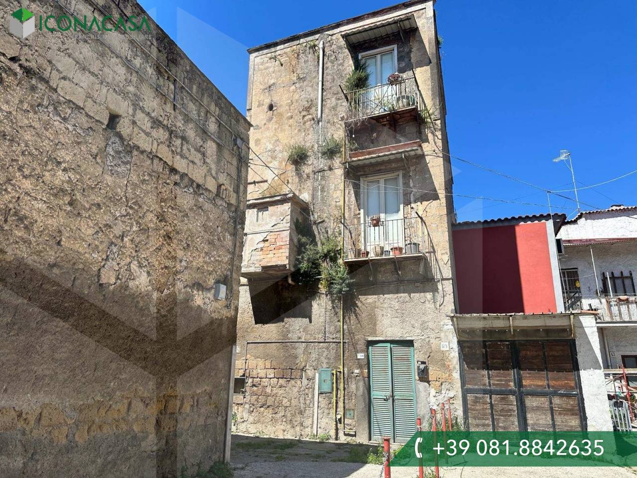 4 rooms House in Pomigliano d'Arco, Italy No. 21351