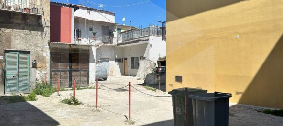4 rooms House in Pomigliano d'Arco, Italy No. 21351 5