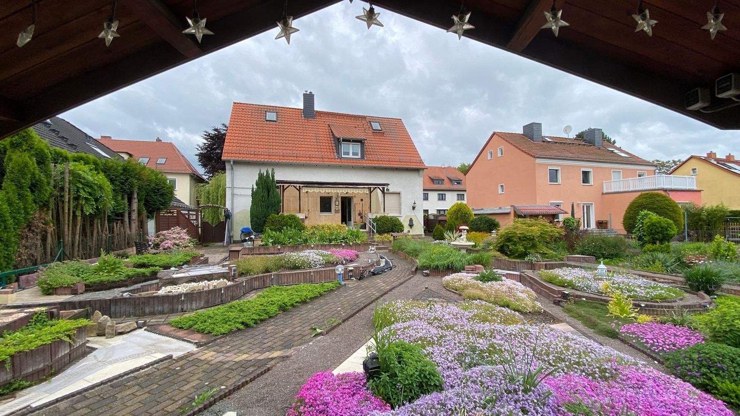 Дом с 5 комнатами в Лейпциг, Германия № 362770