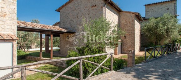 6 rooms House in Avigliano Umbro, Italy No. 76181 25