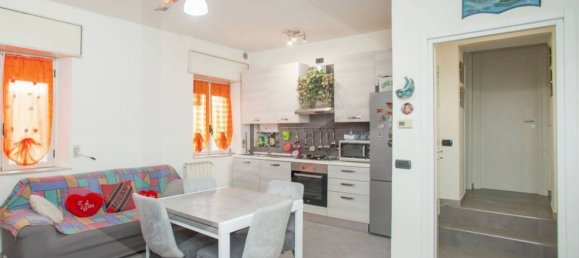 2 rooms Apartment in Limbiate, Italy No. 18916 2