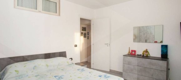 2 rooms Apartment in Limbiate, Italy No. 18916 9