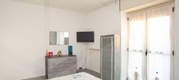 2 rooms Apartment in Limbiate, Italy No. 18916 10