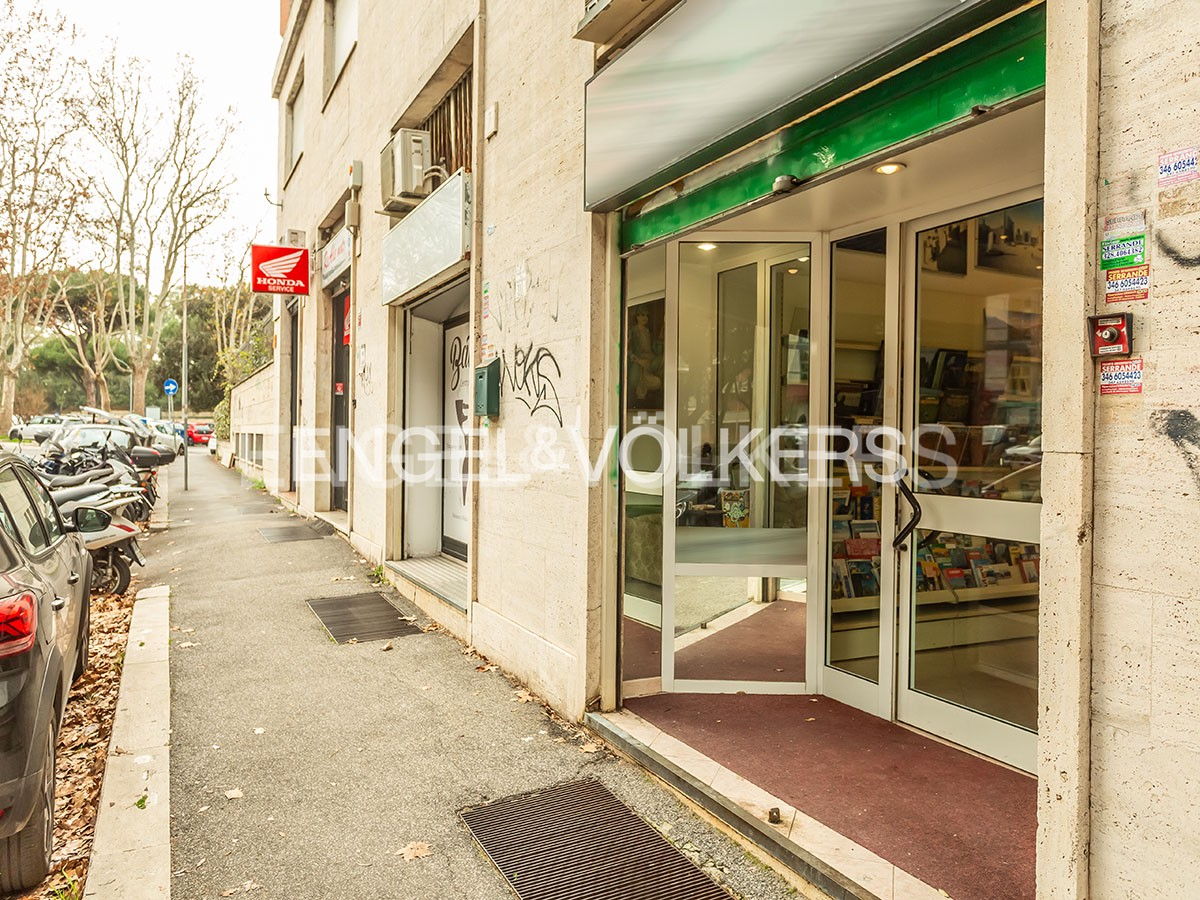 2-Zimmer Gewerbliche Immobilie in Rome, Italy, Nr. 103835