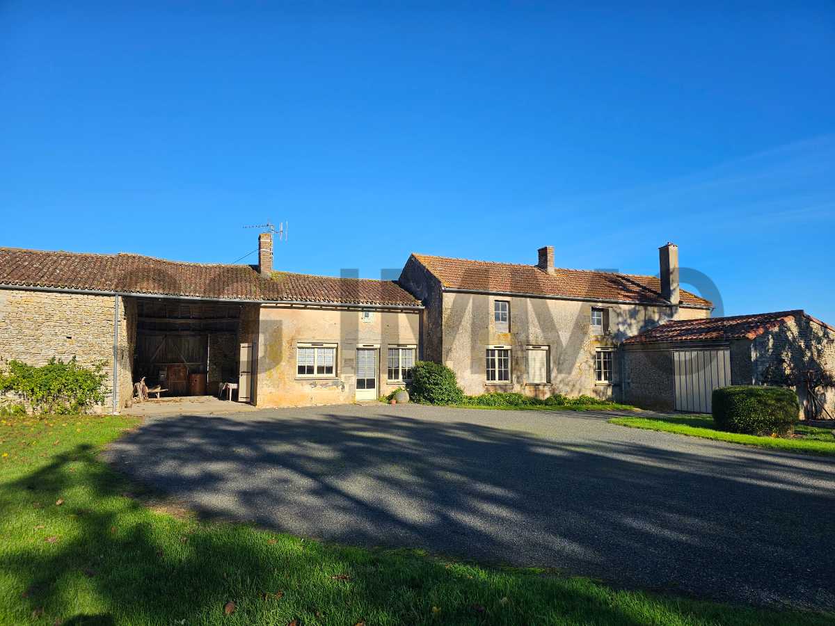 4 chambres Villa à Cherves, France No. 204429