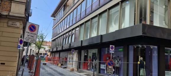 1926m² Office in Vercelli, Italy No. 89652 3