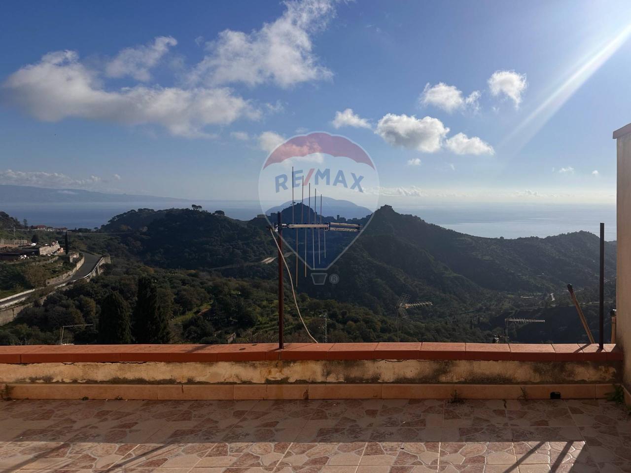 4 rooms House in Casalvecchio Siculo, Italy No. 121556