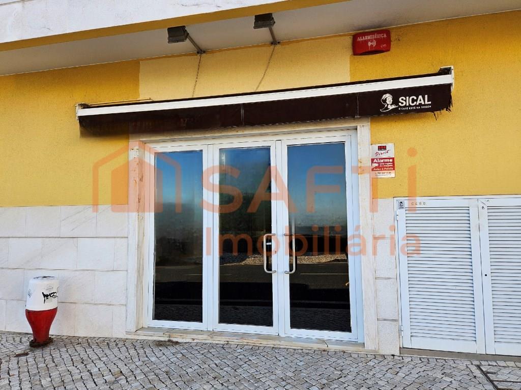 78m² Commercial property in Mafra, Portugal No. 249874