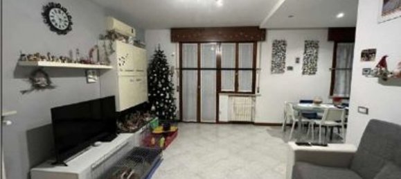 2-salle Appartement à Porto Mantovano, Italy No. 314754 7