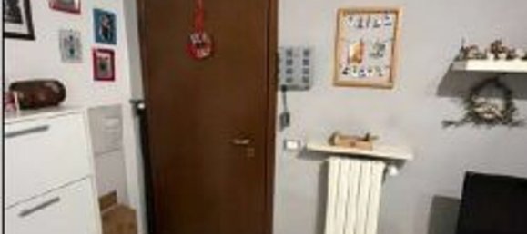 2-salle Appartement à Porto Mantovano, Italy No. 314754 5