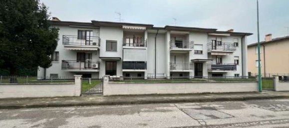 2-salle Appartement à Porto Mantovano, Italy No. 314754 2