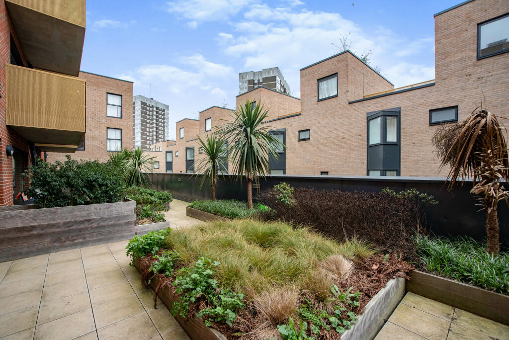 1 bedroom Apartment in Erith, United Kingdom No. 10942