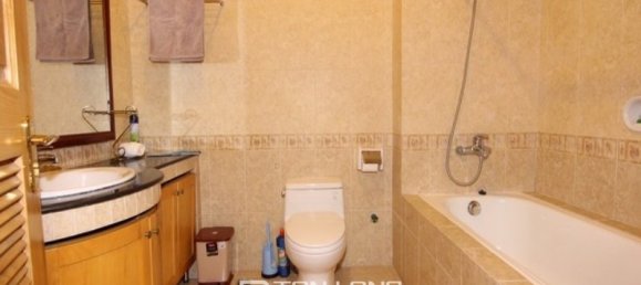 5 bedrooms Villa in Tay Ho, Vietnam No. 822 12