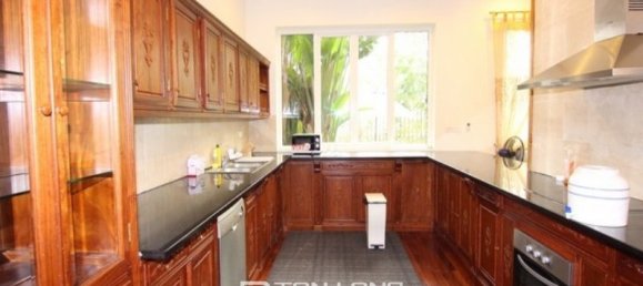 5 bedrooms Villa in Tay Ho, Vietnam No. 822 6