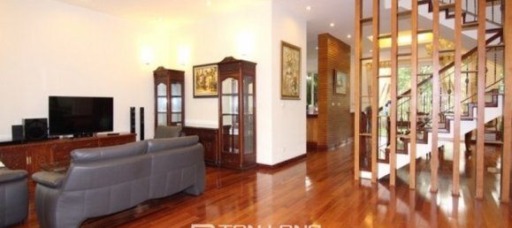5 bedrooms Villa in Tay Ho, Vietnam No. 822 3