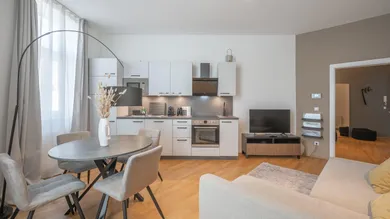 2غرفة شقة في Meidling, Austria رقم 2127