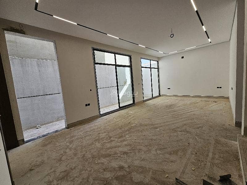 5 bedrooms Villa in Riyadh, Saudi Arabia No. 580