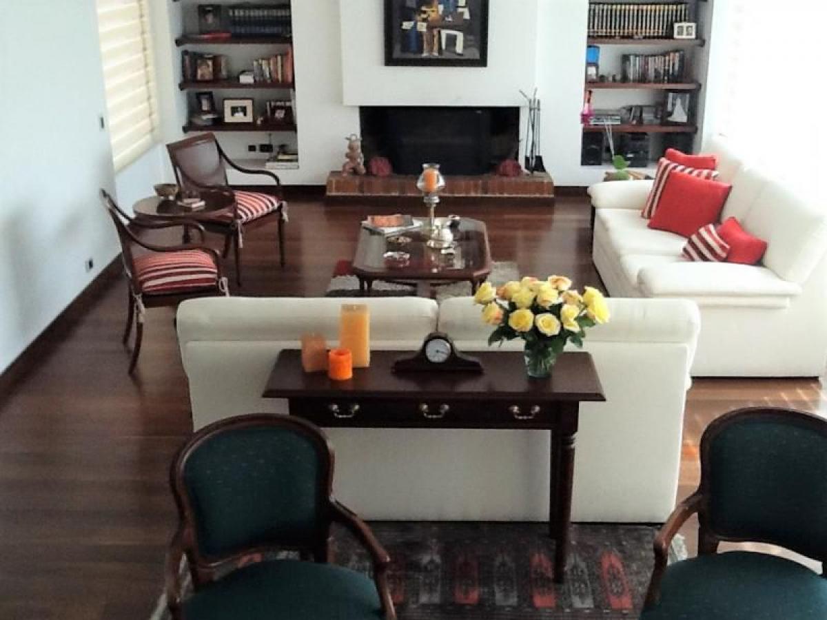 4 bedrooms House in Bogota, Colombia No. 12761