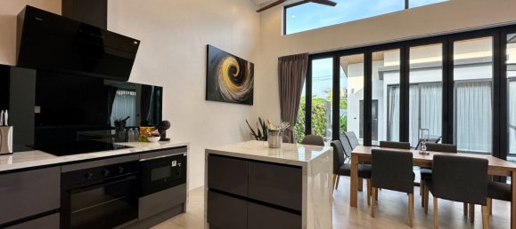 Villa de 3 dormitorios en Bang Tao, Thailand No. 8640 8