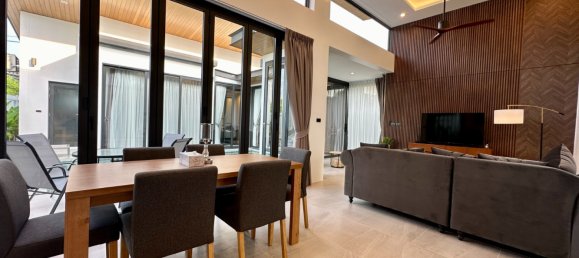 Villa de 3 dormitorios en Bang Tao, Thailand No. 8640 21