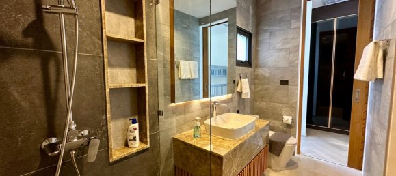 Villa de 3 dormitorios en Bang Tao, Thailand No. 8640 25