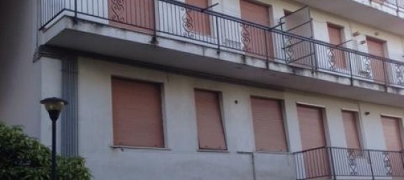 Apartamento de 3 habitaciónes en Urbe, Italy No. 7205 2