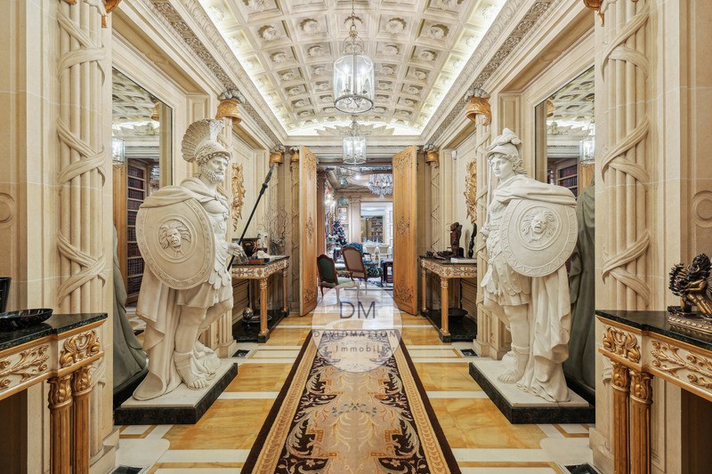 4 bedrooms Apartment in Paris, France No. 182619