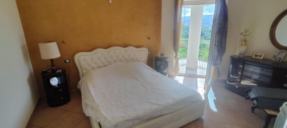 6 rooms Villa in Rogliano, Italy No. 268947 9