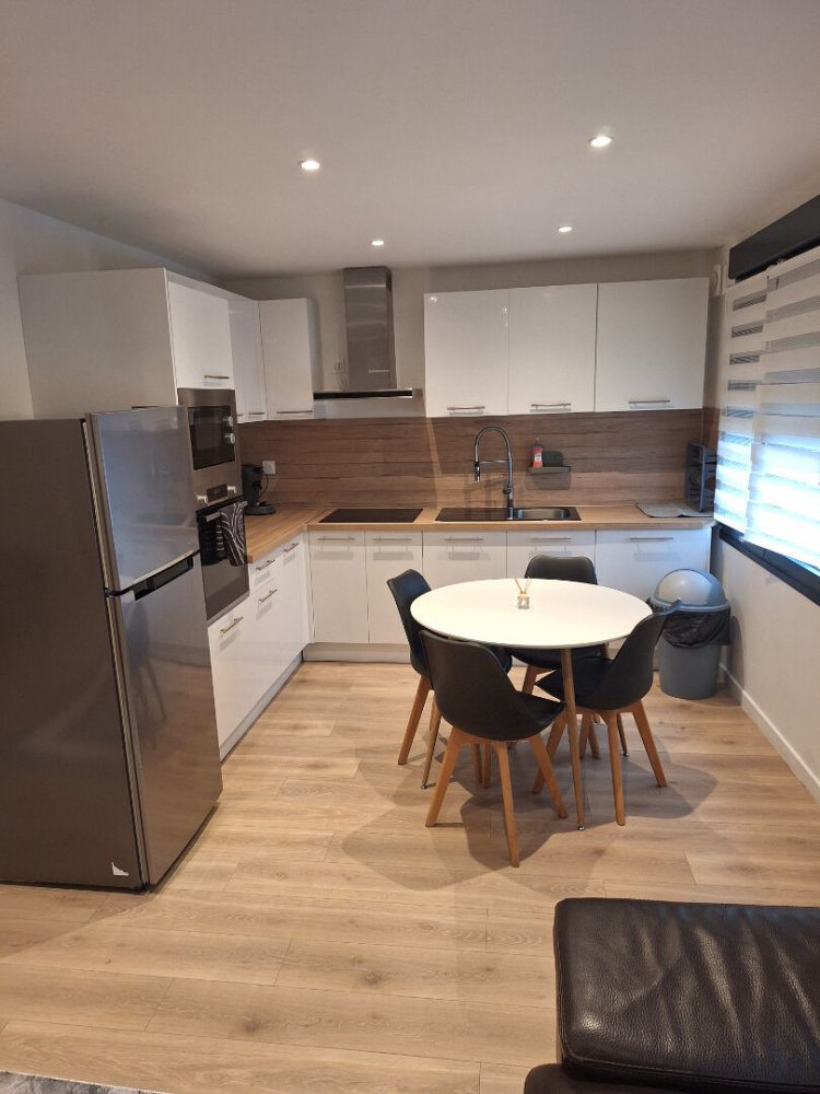 3 bedrooms Apartment in Reims, France No. 154998