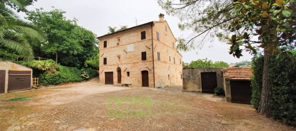 10-Zimmer Haus in Belmonte Piceno, Italy, Nr. 103573 5