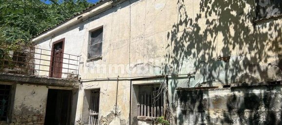 3 Schlafzimmer Haus in Civitella Casanova, Italy, Nr. 221954 4