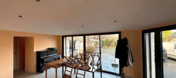 2 bedrooms House in Maine-et-Loire, France No. 96518 5