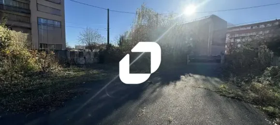 460m² Commercial property in Montreuil, France No. 302443 4