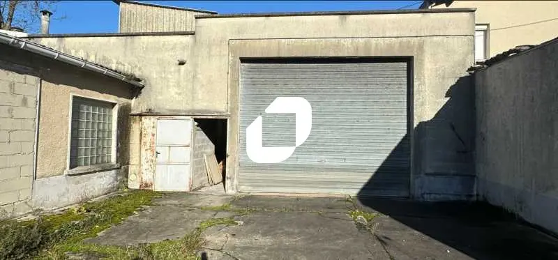 460m² Commercial property in Montreuil, France No. 302443