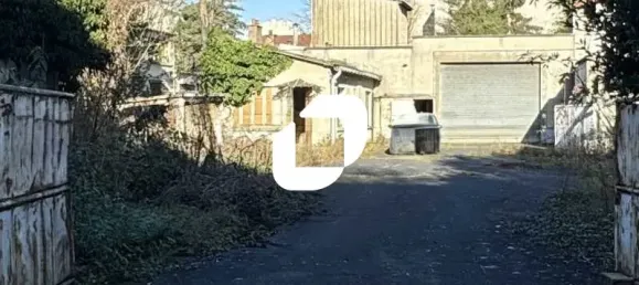 460m² Commercial property in Montreuil, France No. 302443 5