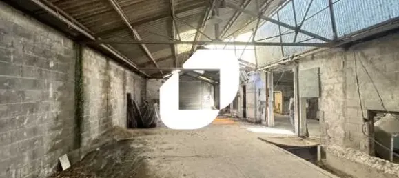 460m² Commercial property in Montreuil, France No. 302443 2